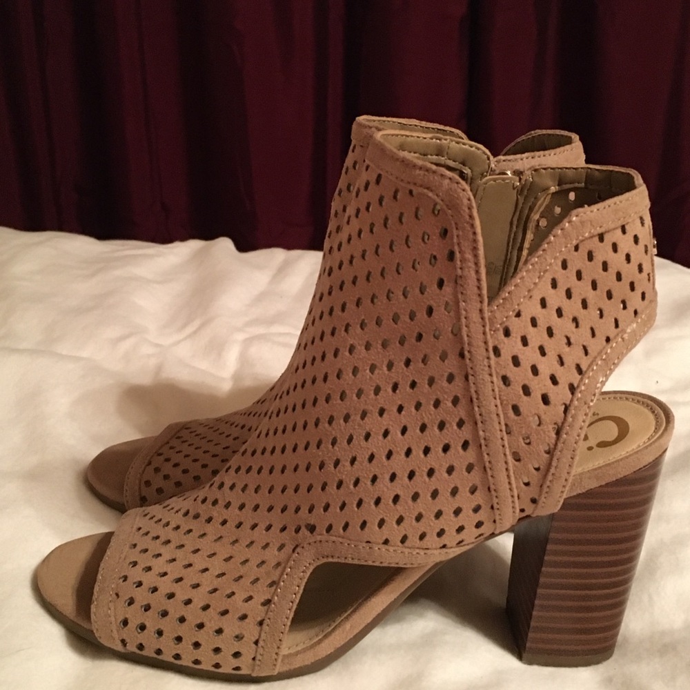 🔥🔥NWOT Sam Edelman Beige Zipper Ankle Boot 🌸 - Picture 2 of 6
